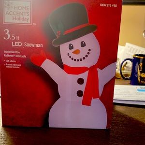 3.5 ft. LED Snowman for outdoors, self inflated, ground stakes